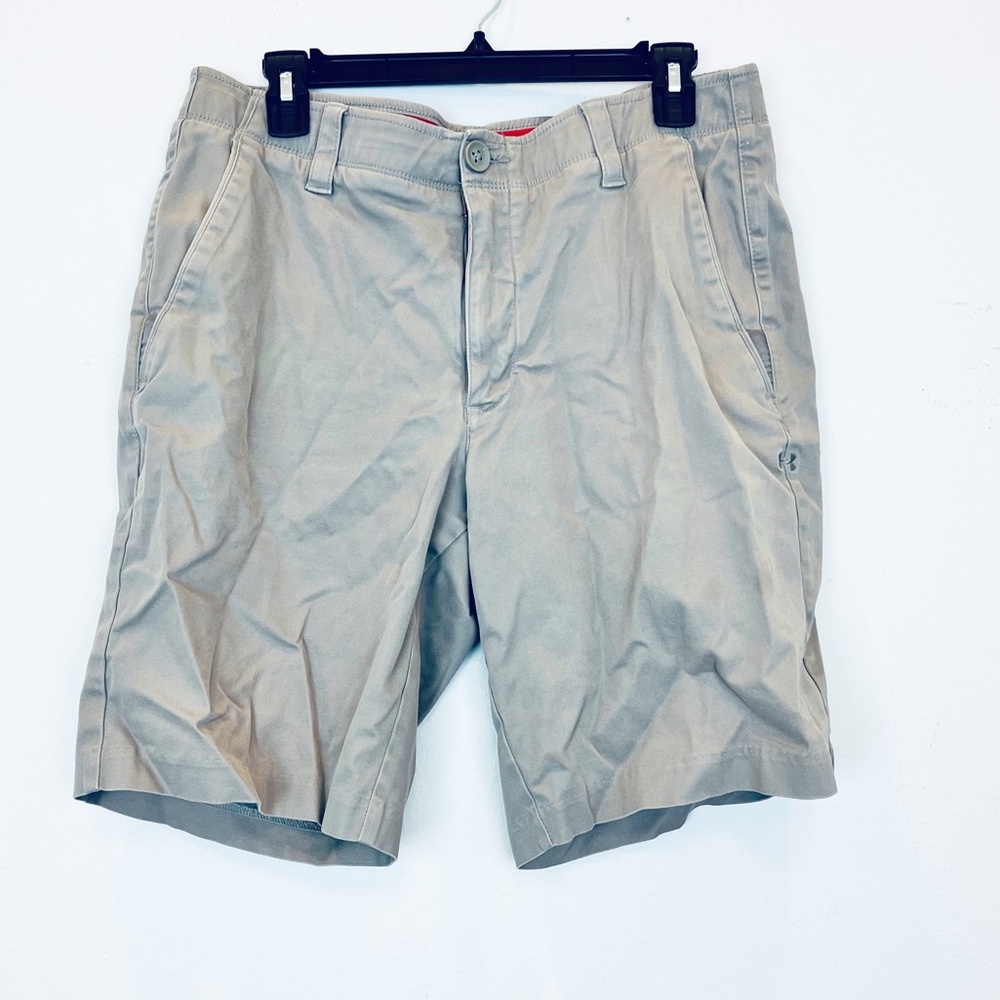 Under Armour men’s size 34 khaki stretch chino shorts